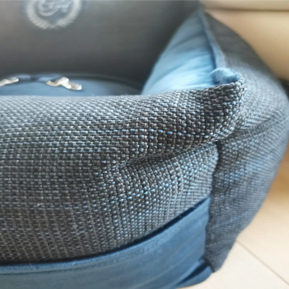 Chloe's Home Car Bed Lisbon for Dogs and Cats (Blue)